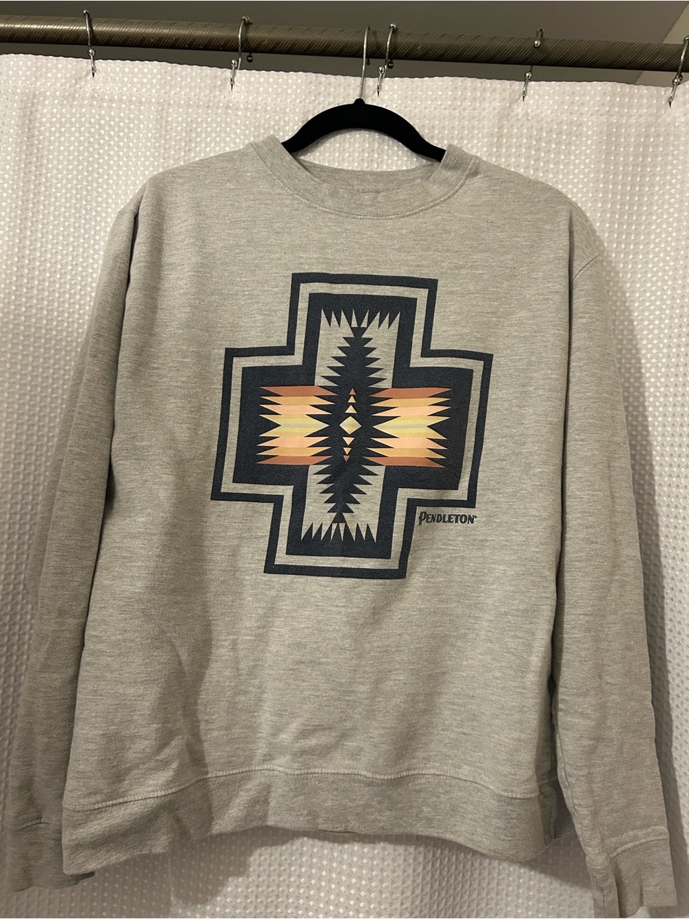 Pendleton women’s Gray Crewneck Sweatshirt with Geometric Print